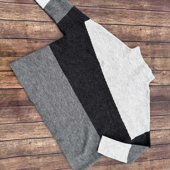 🖤 THML Color Block Knit Sweater - Size Small - Picture 3 of 6